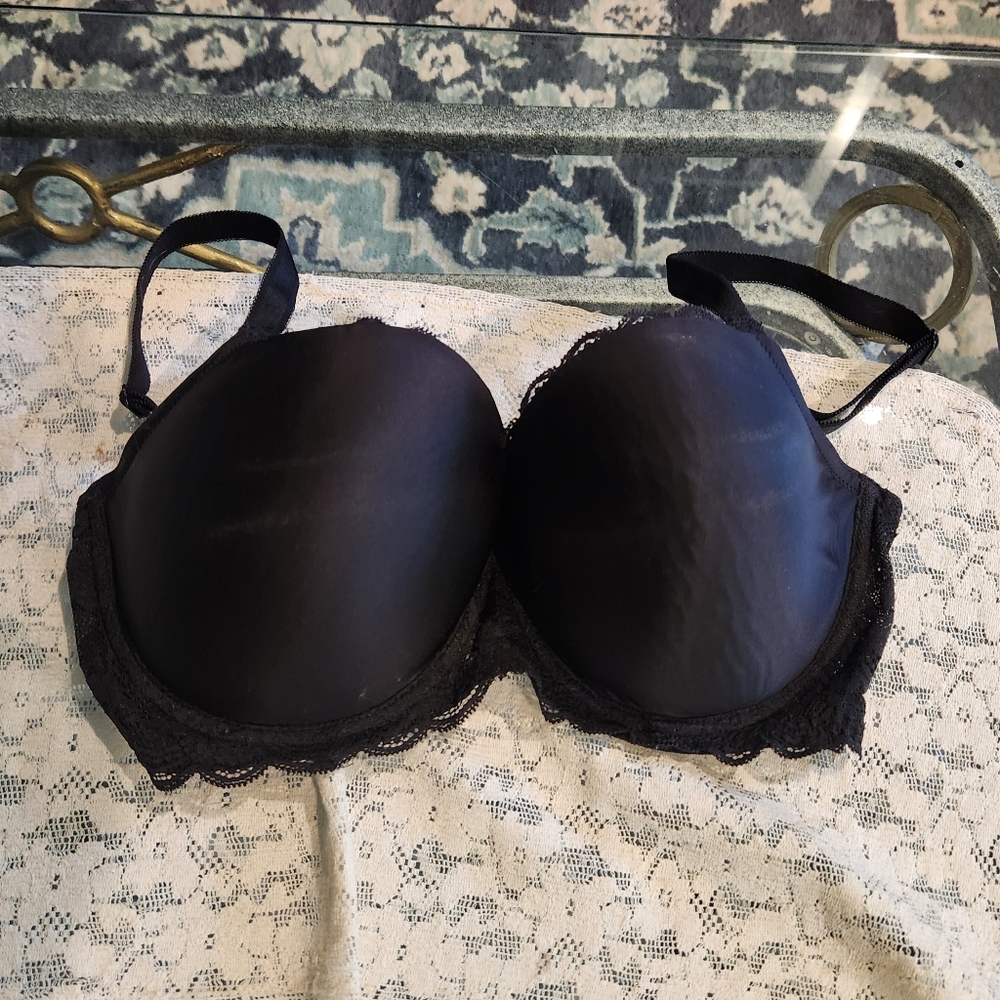 Victoria's Secret Black Underwire Bra Size 34DDD
